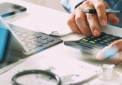 Nouveau rapport sur les dépassements d’honoraires médicaux